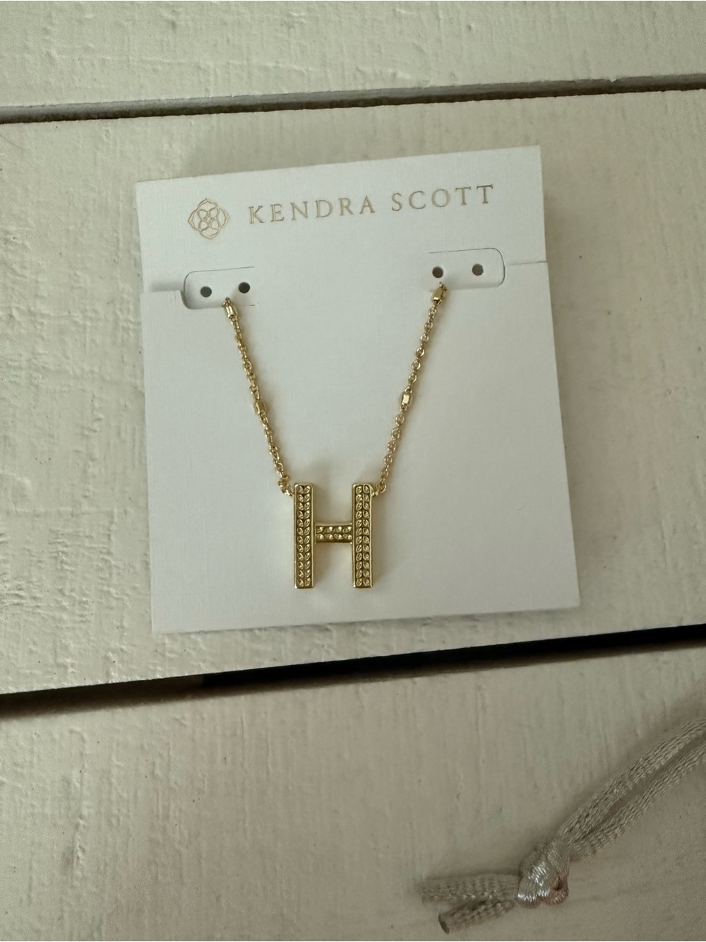 Brand New with Tags! Women’s Kendra Scott Gold H Pendant Necklace - Picture 2 of 4